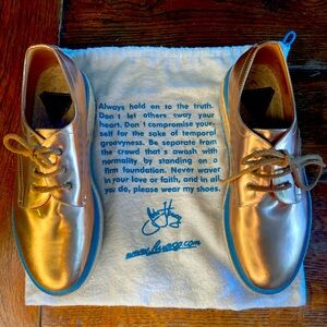 John Fluevog Rose gold copper metallic leather with blue trim espadrille shoes